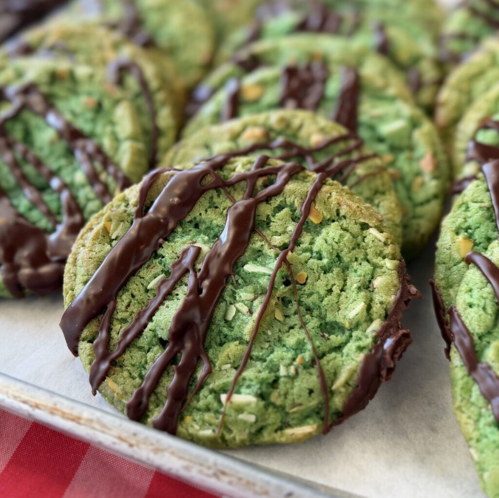 Dubai-Style Chocolate Drizzle Cookie
